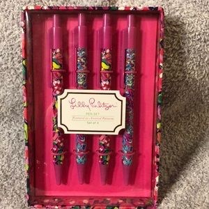 NIB Lilly Pulitzer set of 5 pens